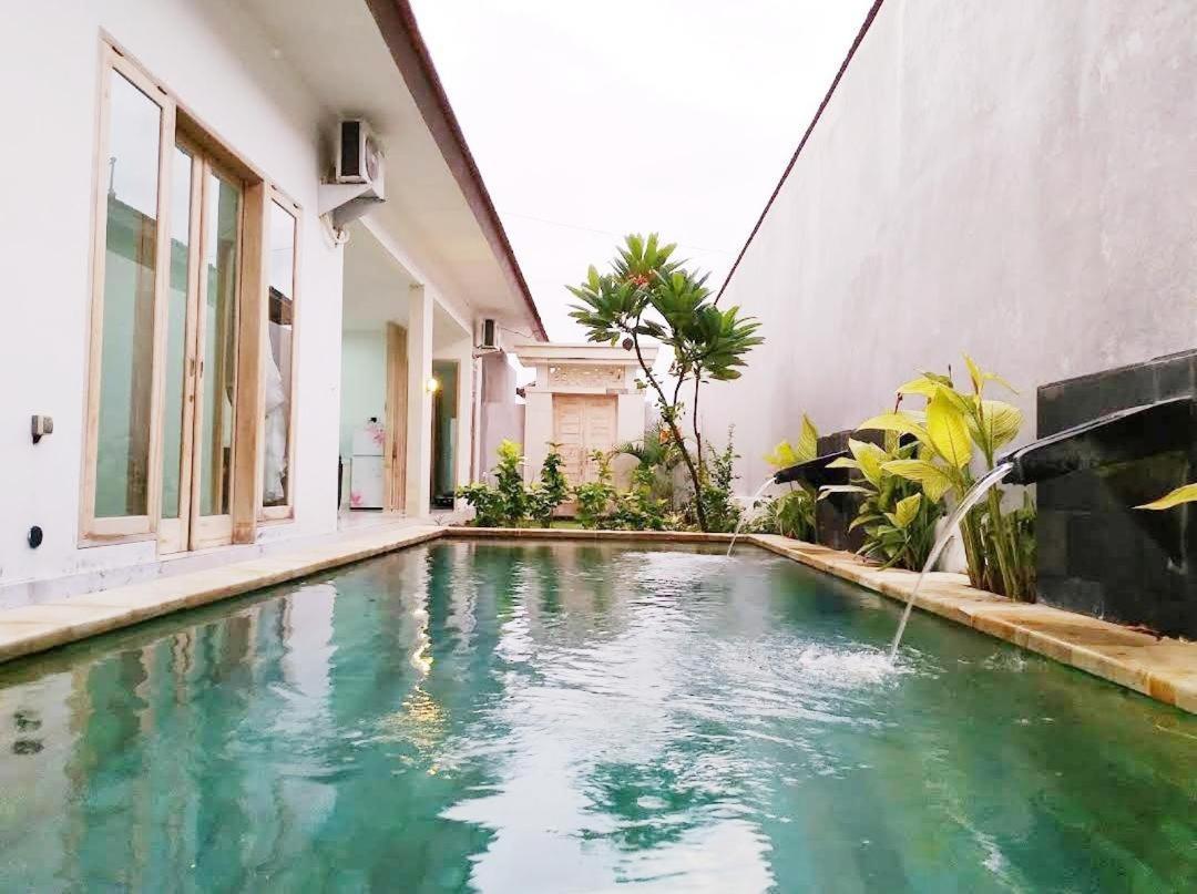 Villa Santika Banjar  Exterior photo