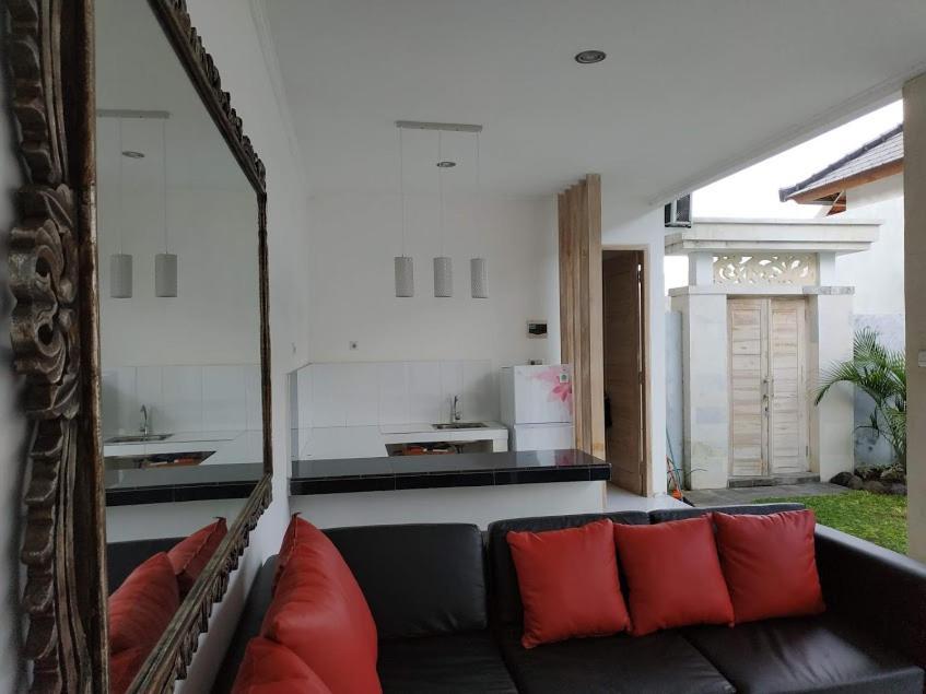 Villa Santika Banjar  Exterior photo